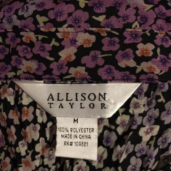 💗 Vintage purple dressy top with frills - Picture 7 of 8